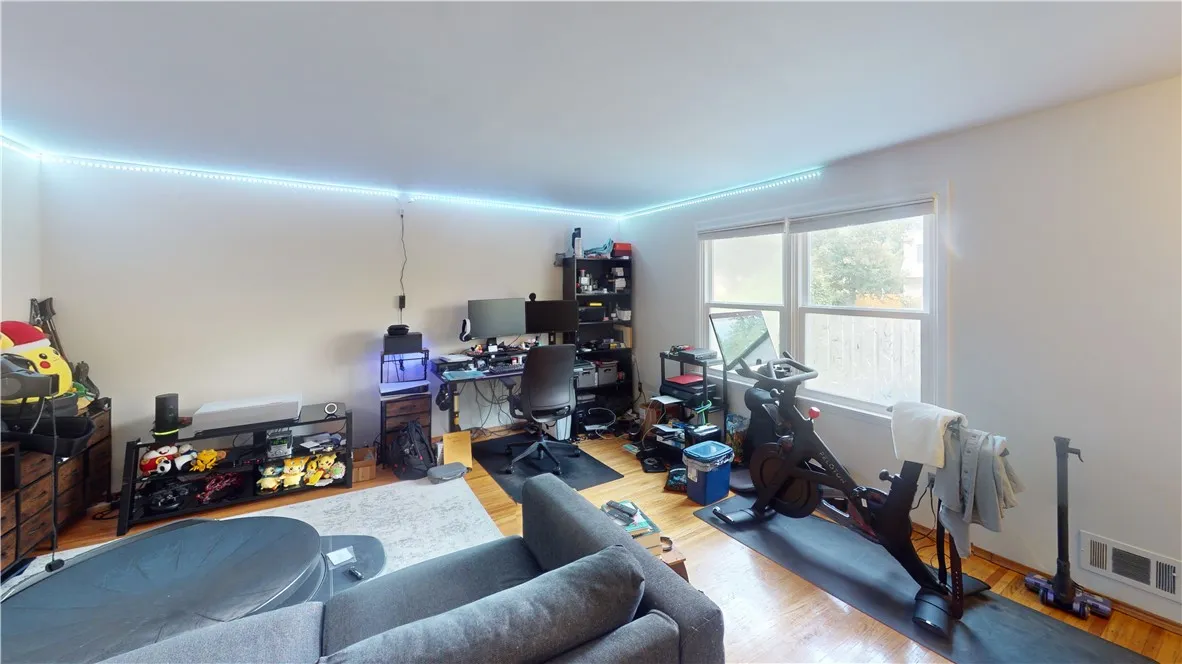 294 Barrington Street, Rochester, New York 14607, Rochester, New York 14607, 2 Bedrooms Bedrooms, 4 Rooms Rooms,1 BathroomBathrooms,Residential Lease,For Rent,294 Barrington Street, Rochester, New York 14607,0,R1632645