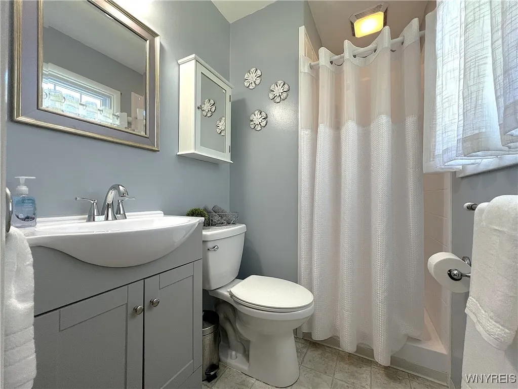 386 Woodward Crescent, West Seneca, New York 14224, West Seneca, New York 14224, 3 Bedrooms Bedrooms, 6 Rooms Rooms,2 BathroomsBathrooms,Residential,For Sale,386 Woodward Crescent, West Seneca, New York 14224,0,B1634151