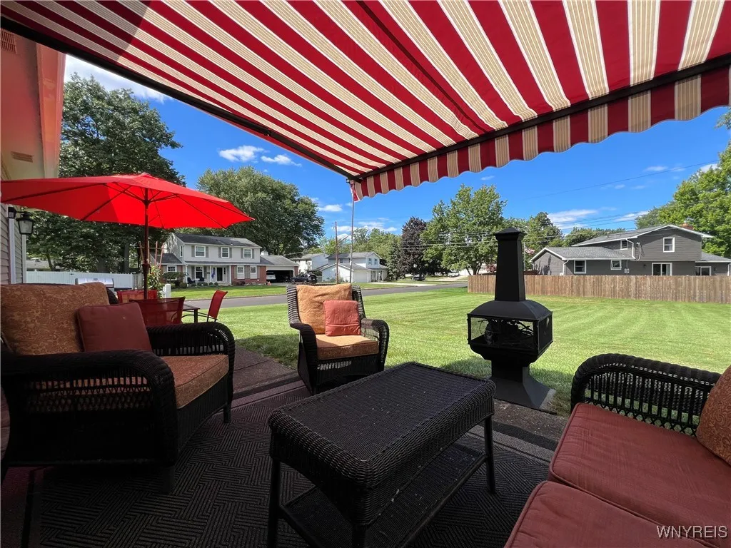 386 Woodward Crescent, West Seneca, New York 14224, West Seneca, New York 14224, 3 Bedrooms Bedrooms, 6 Rooms Rooms,2 BathroomsBathrooms,Residential,For Sale,386 Woodward Crescent, West Seneca, New York 14224,0,B1634151