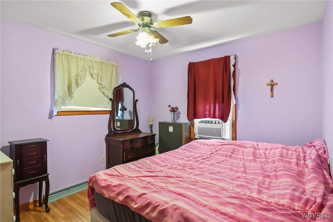 Bedroom 3 (1st floor)