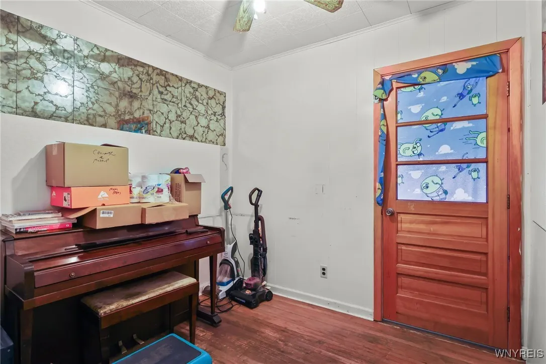 Bedroom 2 (1st floor)