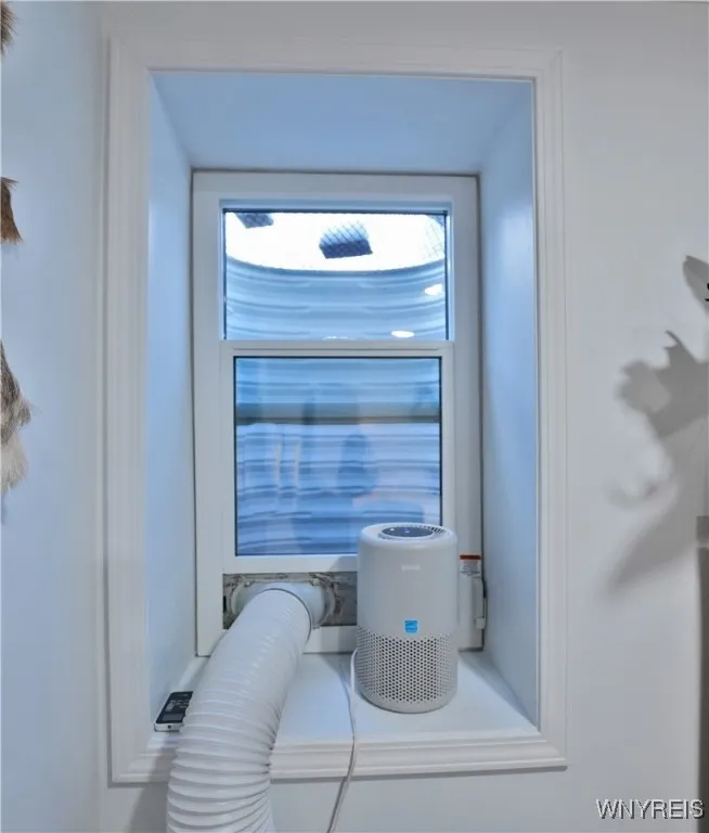 egress window in bedroom