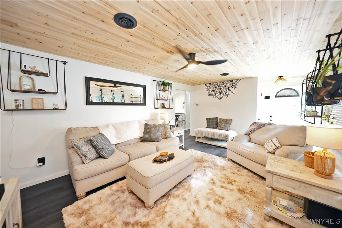 3745 Klemer Road, Wheatfield, New York 14120, Wheatfield, New York 14120, 4 Bedrooms Bedrooms, 9 Rooms Rooms,1 BathroomBathrooms,Residential,Closed,3745 Klemer Road, Wheatfield, New York 14120,0,B1633801