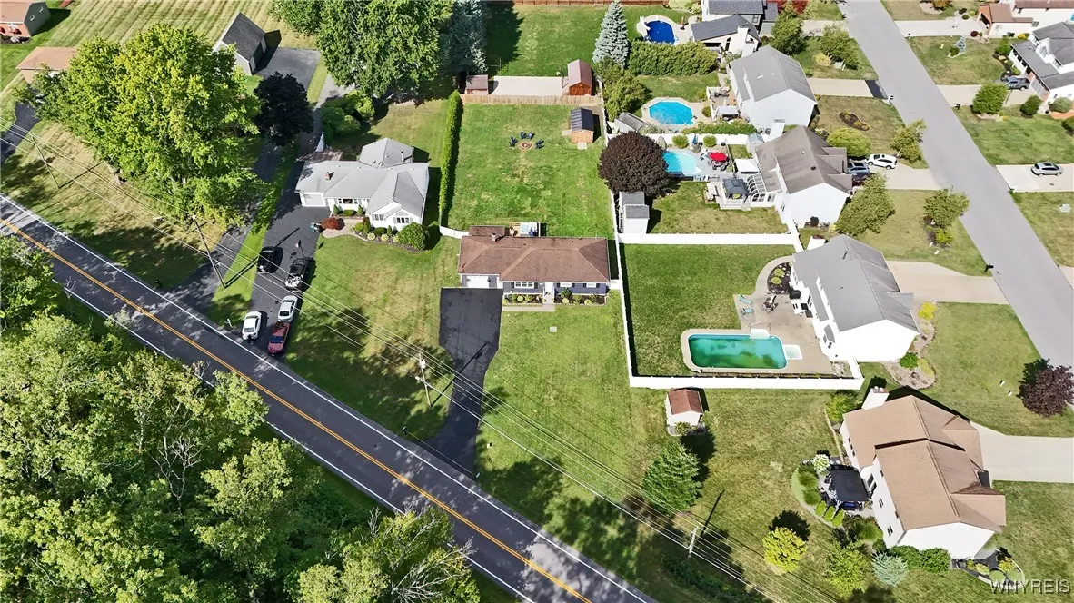 3745 Klemer Road, Wheatfield, New York 14120, Wheatfield, New York 14120, 4 Bedrooms Bedrooms, 9 Rooms Rooms,1 BathroomBathrooms,Residential,Closed,3745 Klemer Road, Wheatfield, New York 14120,0,B1633801