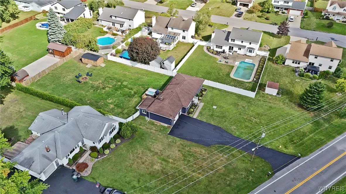 3745 Klemer Road, Wheatfield, New York 14120, Wheatfield, New York 14120, 4 Bedrooms Bedrooms, 9 Rooms Rooms,1 BathroomBathrooms,Residential,Closed,3745 Klemer Road, Wheatfield, New York 14120,0,B1633801