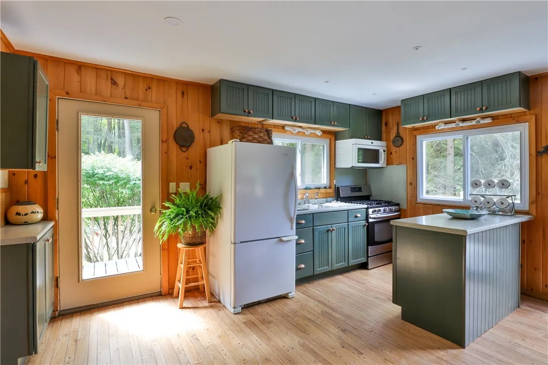 240 Beeman Hill Road, Middletown, New York 12455, Middletown, New York 12455, 2 Bedrooms Bedrooms, 5 Rooms Rooms,1 BathroomBathrooms,Residential,Closed,240 Beeman Hill Road, Middletown, New York 12455,0,R1634534