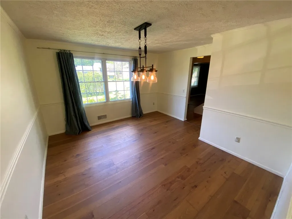 77 Cascade Road, Henrietta, New York 14586, Henrietta, New York 14586, 3 Bedrooms Bedrooms, 9 Rooms Rooms,1 BathroomBathrooms,Residential Lease,For Rent,77 Cascade Road, Henrietta, New York 14586,0,R1633427