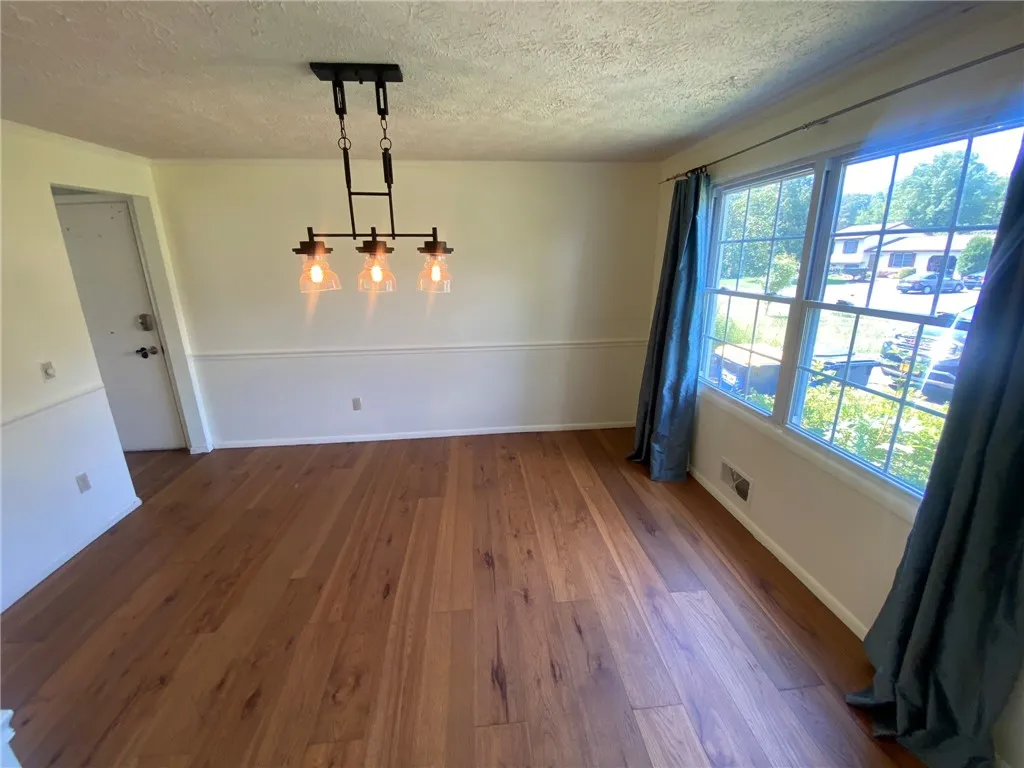 77 Cascade Road, Henrietta, New York 14586, Henrietta, New York 14586, 3 Bedrooms Bedrooms, 9 Rooms Rooms,1 BathroomBathrooms,Residential Lease,For Rent,77 Cascade Road, Henrietta, New York 14586,0,R1633427