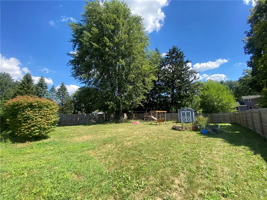 77 Cascade Road, Henrietta, New York 14586, Henrietta, New York 14586, 3 Bedrooms Bedrooms, 9 Rooms Rooms,1 BathroomBathrooms,Residential Lease,For Rent,77 Cascade Road, Henrietta, New York 14586,0,R1633427