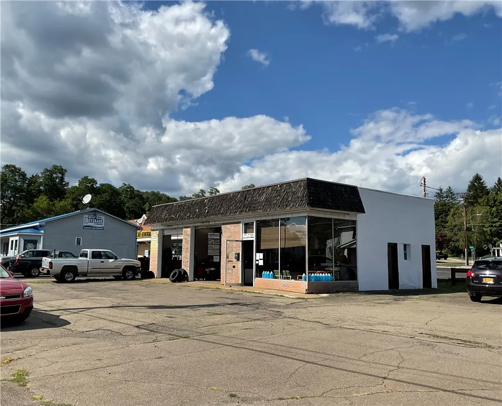 1802 West Water Street, Elmira, New York 14905, Elmira, New York 14905, ,Commercial Sale,For Sale,1802 West Water Street, Elmira, New York 14905,0,R1634708