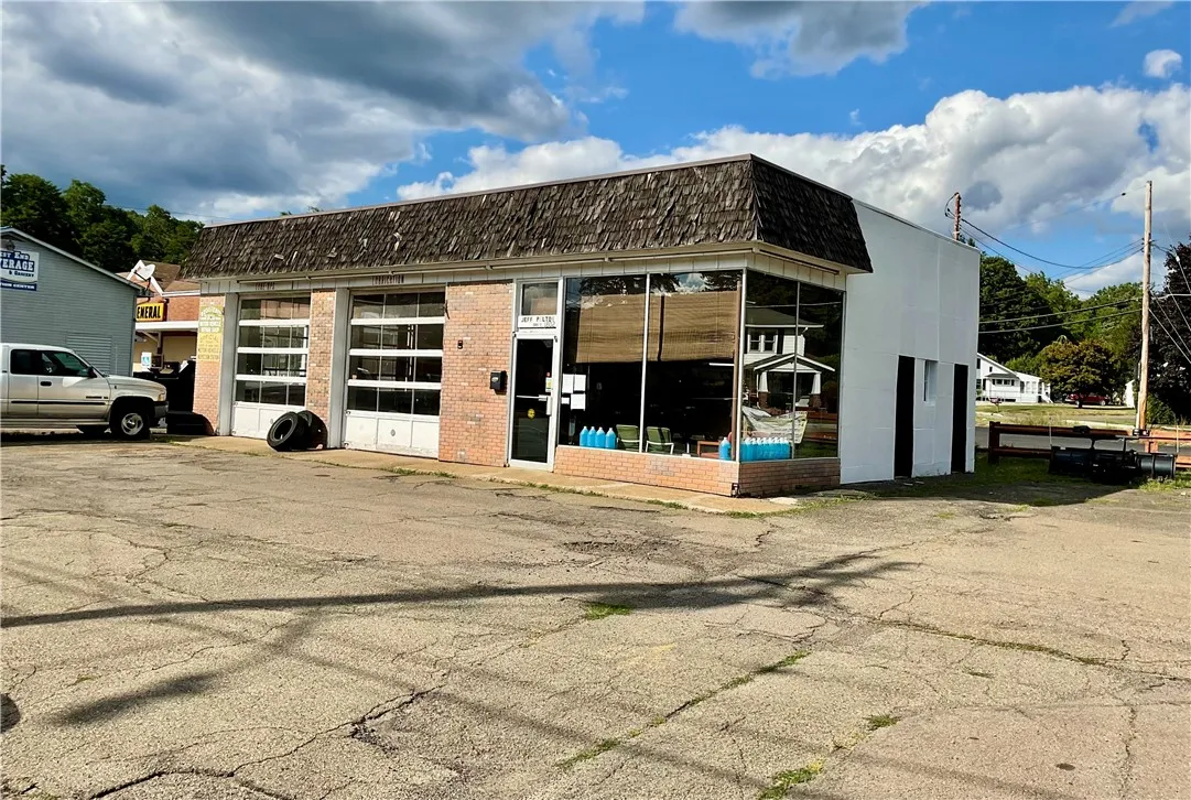 1802 West Water Street, Elmira, New York 14905, Elmira, New York 14905, ,Commercial Sale,For Sale,1802 West Water Street, Elmira, New York 14905,0,R1634708