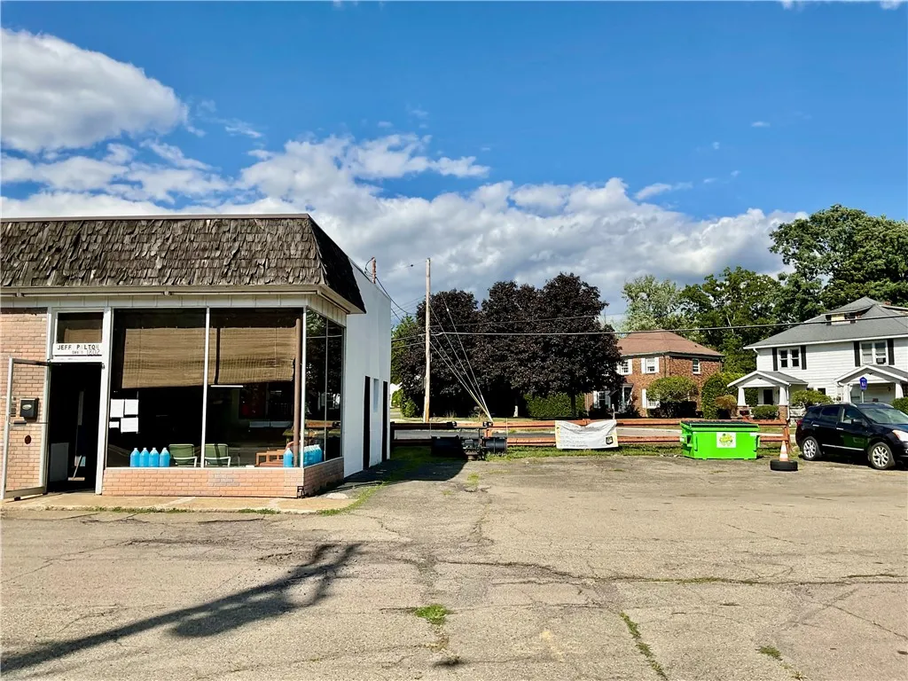 1802 West Water Street, Elmira, New York 14905, Elmira, New York 14905, ,Commercial Sale,For Sale,1802 West Water Street, Elmira, New York 14905,0,R1634708