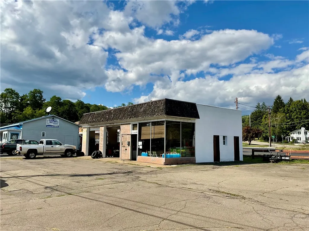 1802 West Water Street, Elmira, New York 14905, Elmira, New York 14905, ,Commercial Sale,For Sale,1802 West Water Street, Elmira, New York 14905,0,R1634708