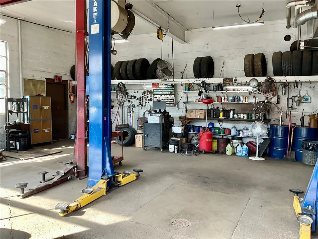 1802 West Water Street, Elmira, New York 14905, Elmira, New York 14905, ,Commercial Sale,For Sale,1802 West Water Street, Elmira, New York 14905,0,R1634708