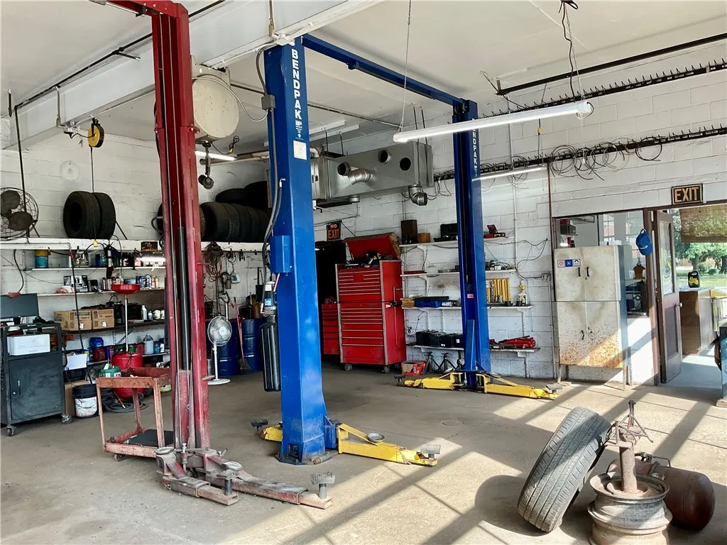1802 West Water Street, Elmira, New York 14905, Elmira, New York 14905, ,Commercial Sale,For Sale,1802 West Water Street, Elmira, New York 14905,0,R1634708
