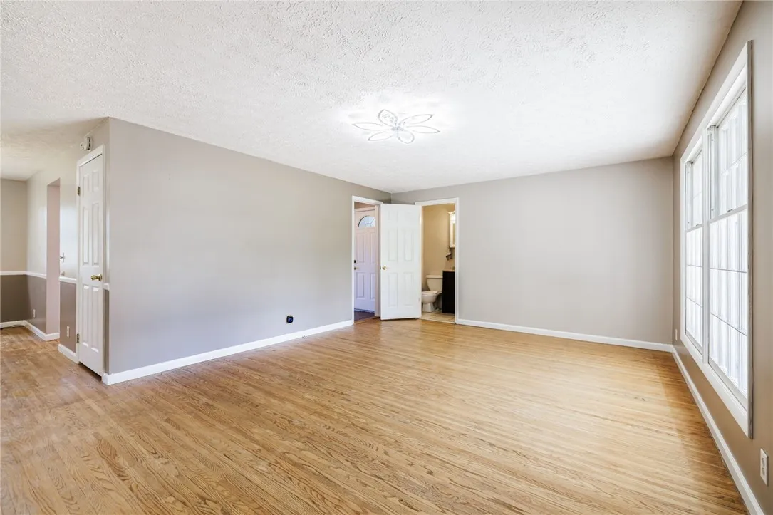 654 English Road, Greece, New York 14616, Greece, New York 14616, 4 Bedrooms Bedrooms, 10 Rooms Rooms,3 BathroomsBathrooms,Residential,For Sale,654 English Road, Greece, New York 14616,0,R1634833