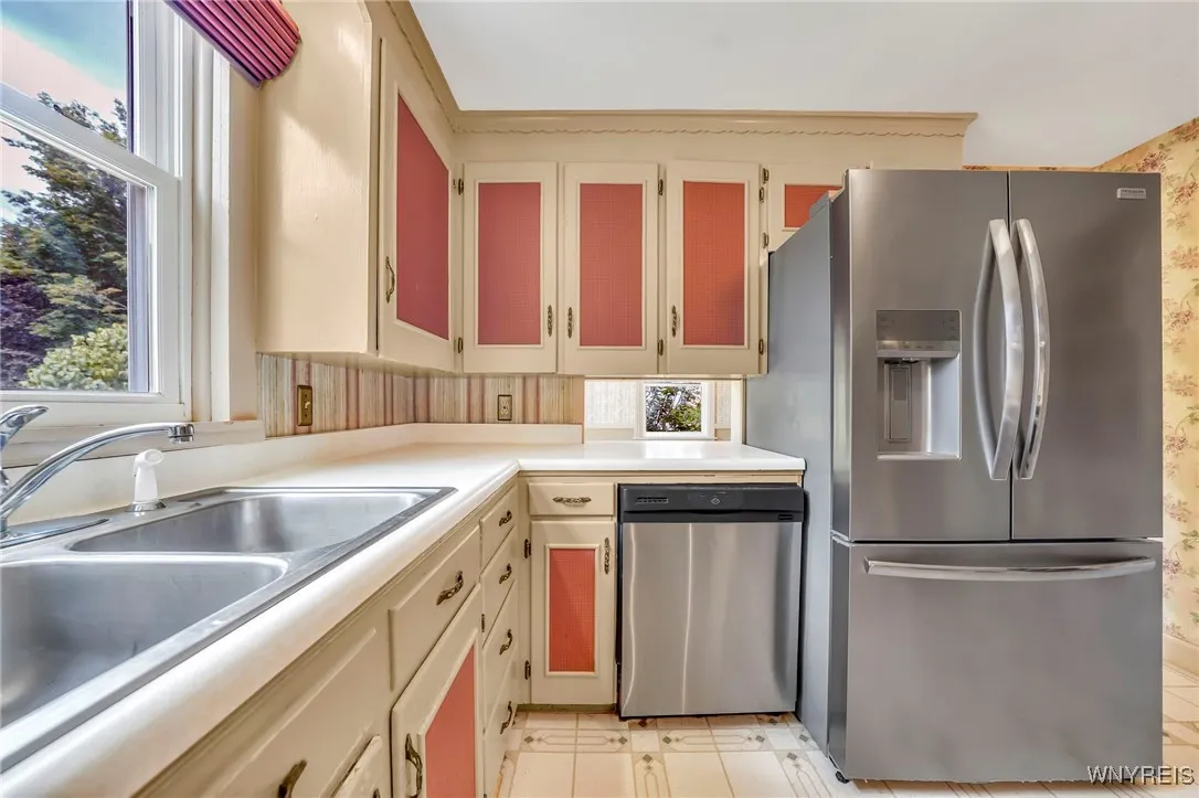 33 Larned Lane, Orchard Park, New York 14127, Orchard Park, New York 14127, 3 Bedrooms Bedrooms, 10 Rooms Rooms,2 BathroomsBathrooms,Residential,For Sale,33 Larned Lane, Orchard Park, New York 14127,0,B1633549