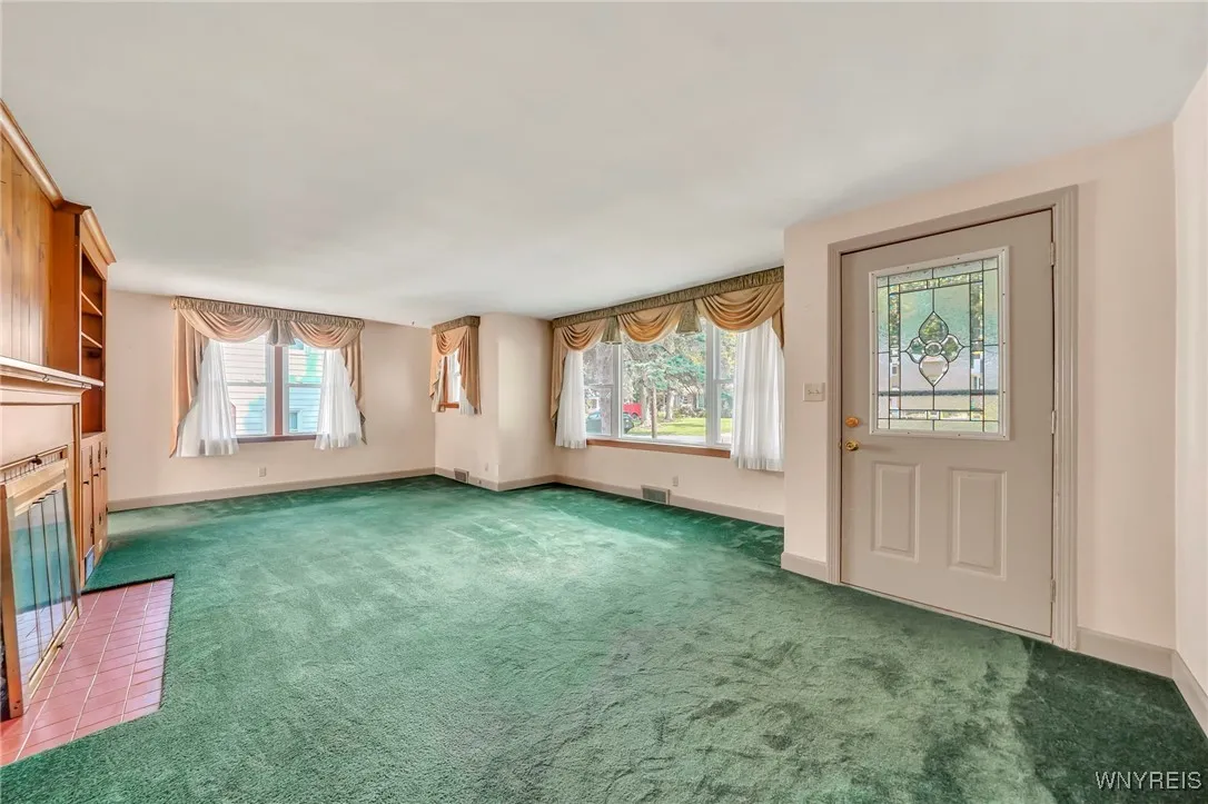33 Larned Lane, Orchard Park, New York 14127, Orchard Park, New York 14127, 3 Bedrooms Bedrooms, 10 Rooms Rooms,2 BathroomsBathrooms,Residential,For Sale,33 Larned Lane, Orchard Park, New York 14127,0,B1633549