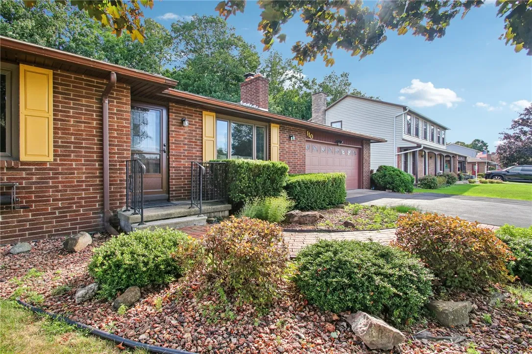 166 Andiron Lane, Greece, New York 14612, Greece, New York 14612, 3 Bedrooms Bedrooms, 6 Rooms Rooms,2 BathroomsBathrooms,Residential,For Sale,166 Andiron Lane, Greece, New York 14612,0,R1631943
