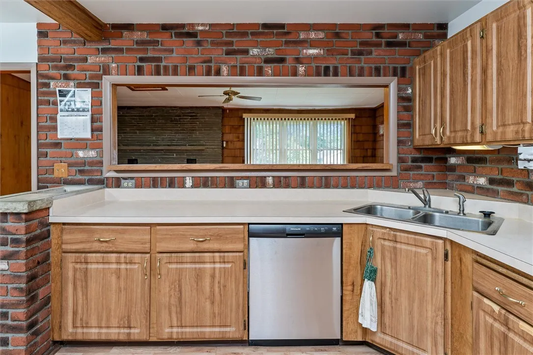 30 East Parkway, Victor, New York 14564, Victor, New York 14564, 3 Bedrooms Bedrooms, 6 Rooms Rooms,1 BathroomBathrooms,Residential,Closed,30 East Parkway, Victor, New York 14564,0,R1632294