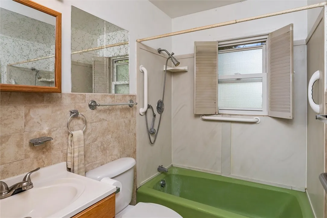 30 East Parkway, Victor, New York 14564, Victor, New York 14564, 3 Bedrooms Bedrooms, 6 Rooms Rooms,1 BathroomBathrooms,Residential,Closed,30 East Parkway, Victor, New York 14564,0,R1632294