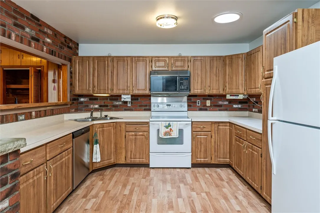 30 East Parkway, Victor, New York 14564, Victor, New York 14564, 3 Bedrooms Bedrooms, 6 Rooms Rooms,1 BathroomBathrooms,Residential,Closed,30 East Parkway, Victor, New York 14564,0,R1632294