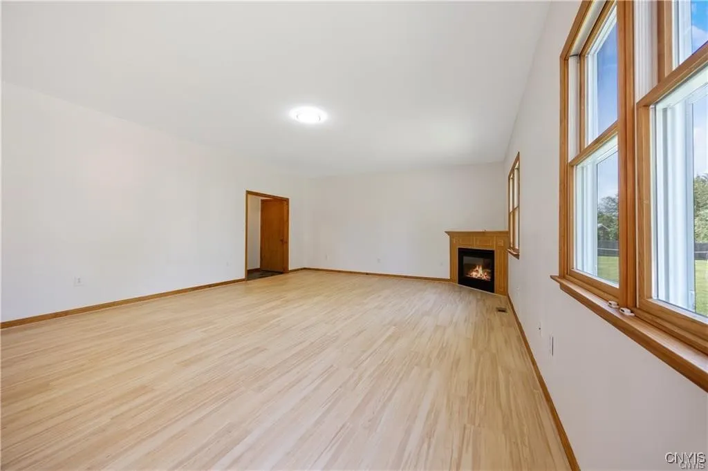 familyroomw/gas fireplace