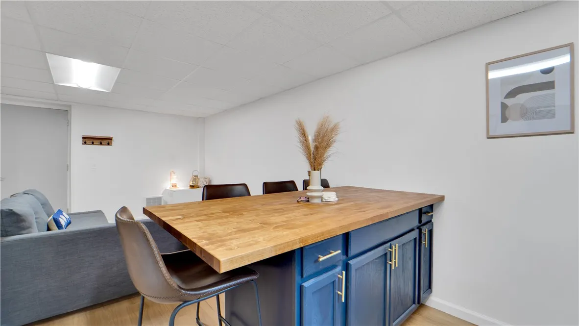 16 Post Hill Drive, Henrietta, New York 14623, Henrietta, New York 14623, 4 Bedrooms Bedrooms, 8 Rooms Rooms,2 BathroomsBathrooms,Residential,Closed,16 Post Hill Drive, Henrietta, New York 14623,0,R1632422