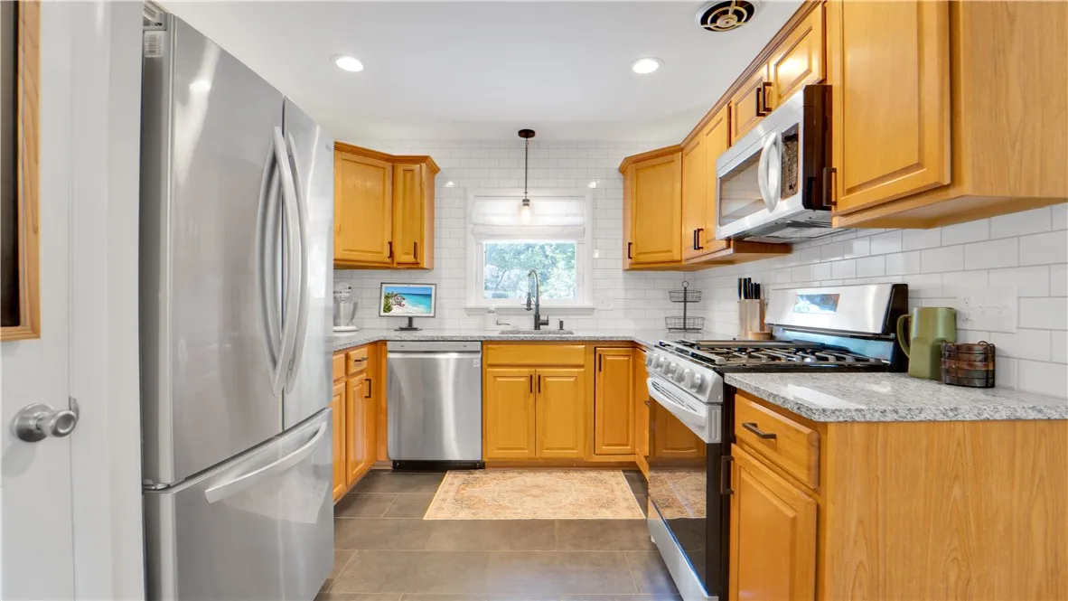 16 Post Hill Drive, Henrietta, New York 14623, Henrietta, New York 14623, 4 Bedrooms Bedrooms, 8 Rooms Rooms,2 BathroomsBathrooms,Residential,Closed,16 Post Hill Drive, Henrietta, New York 14623,0,R1632422