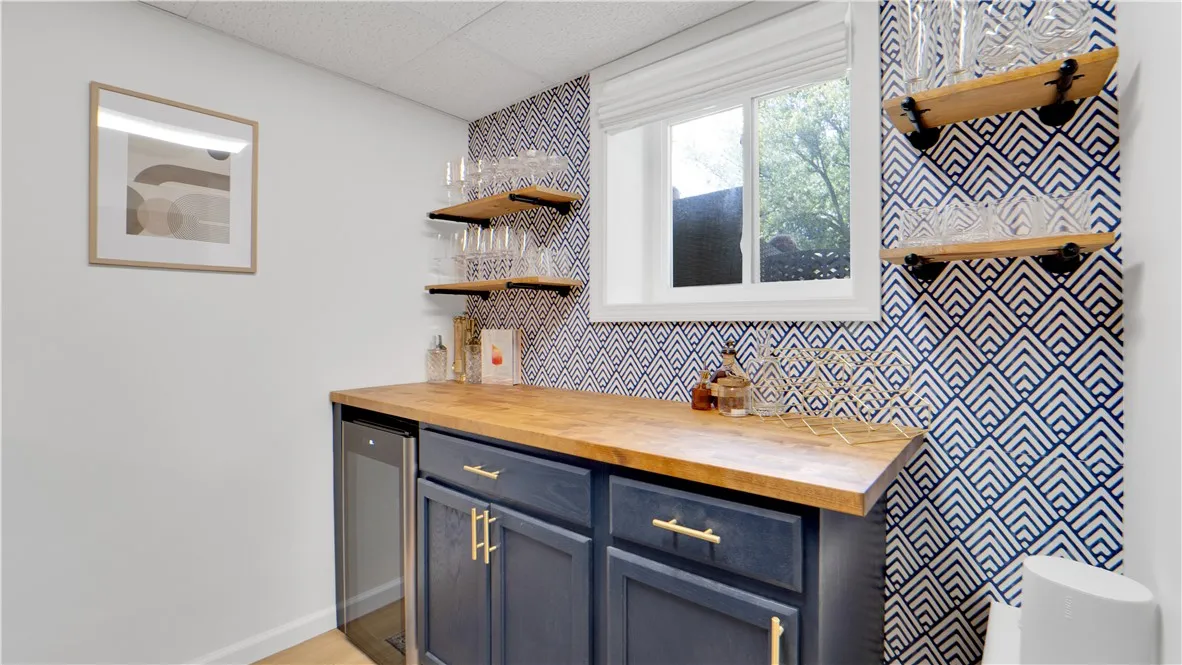 16 Post Hill Drive, Henrietta, New York 14623, Henrietta, New York 14623, 4 Bedrooms Bedrooms, 8 Rooms Rooms,2 BathroomsBathrooms,Residential,Closed,16 Post Hill Drive, Henrietta, New York 14623,0,R1632422