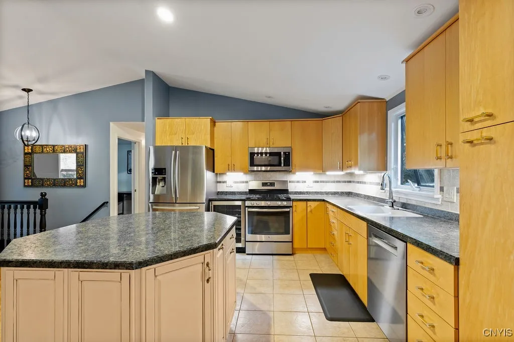 8790 Radburn Drive, Lysander, New York 13027, Lysander, New York 13027, 3 Bedrooms Bedrooms, 9 Rooms Rooms,2 BathroomsBathrooms,Residential,Closed,8790 Radburn Drive, Lysander, New York 13027,0,S1634773