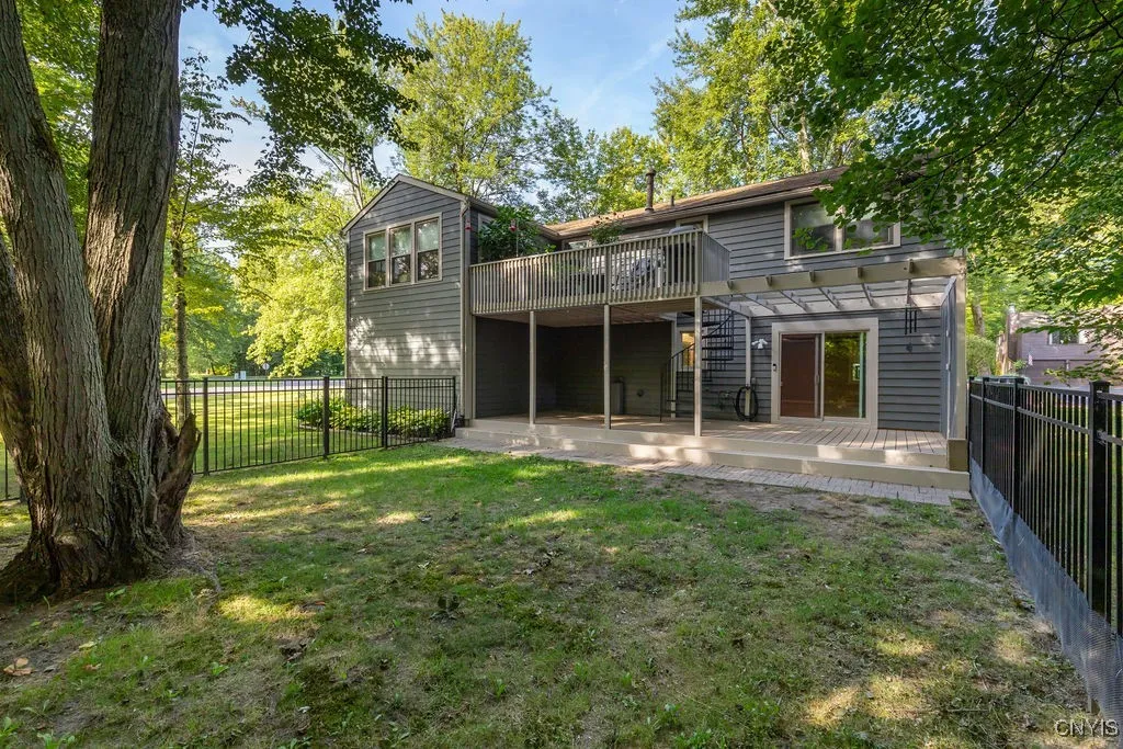 8790 Radburn Drive, Lysander, New York 13027, Lysander, New York 13027, 3 Bedrooms Bedrooms, 9 Rooms Rooms,2 BathroomsBathrooms,Residential,Closed,8790 Radburn Drive, Lysander, New York 13027,0,S1634773