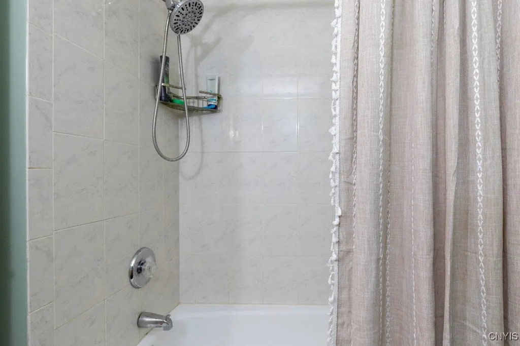 8790 Radburn Drive, Lysander, New York 13027, Lysander, New York 13027, 3 Bedrooms Bedrooms, 9 Rooms Rooms,2 BathroomsBathrooms,Residential,Closed,8790 Radburn Drive, Lysander, New York 13027,0,S1634773