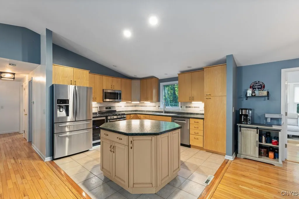 8790 Radburn Drive, Lysander, New York 13027, Lysander, New York 13027, 3 Bedrooms Bedrooms, 9 Rooms Rooms,2 BathroomsBathrooms,Residential,Closed,8790 Radburn Drive, Lysander, New York 13027,0,S1634773