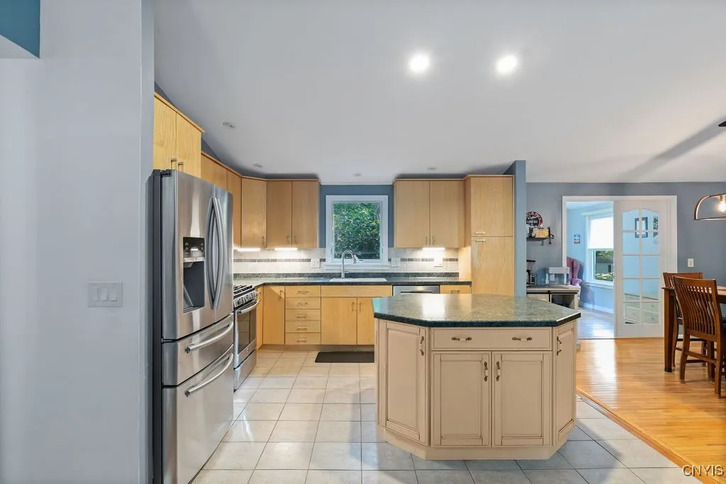 8790 Radburn Drive, Lysander, New York 13027, Lysander, New York 13027, 3 Bedrooms Bedrooms, 9 Rooms Rooms,2 BathroomsBathrooms,Residential,Closed,8790 Radburn Drive, Lysander, New York 13027,0,S1634773