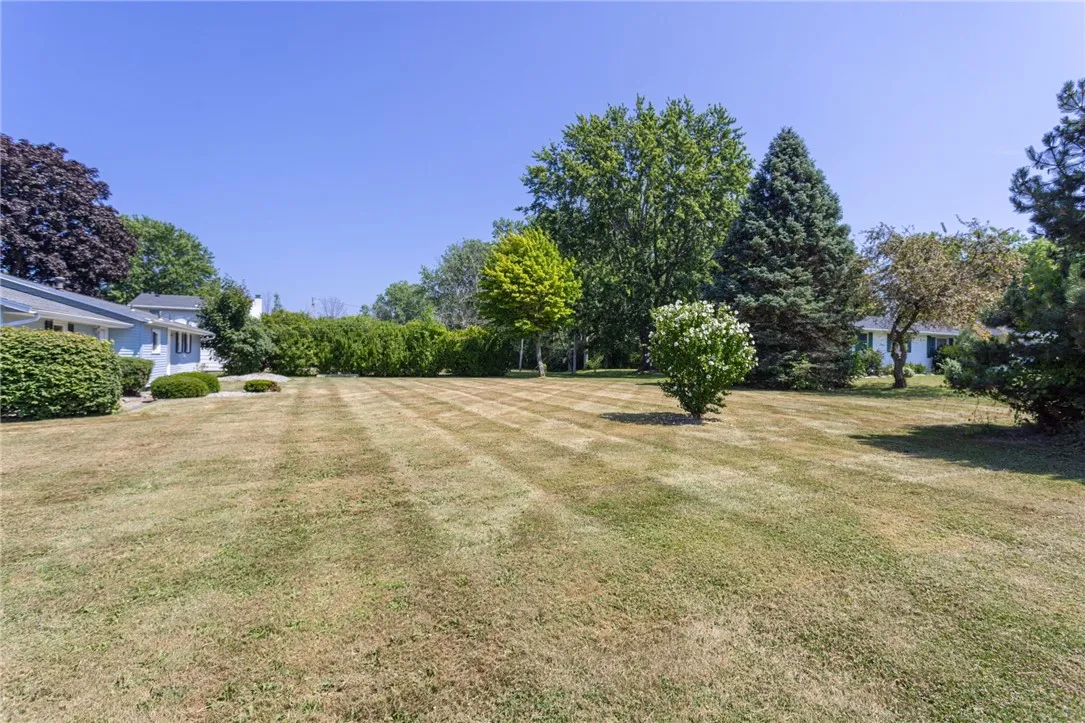 195 Kuhn Road, Greece, New York 14612, Greece, New York 14612, 3 Bedrooms Bedrooms, 5 Rooms Rooms,1 BathroomBathrooms,Residential,For Sale,195 Kuhn Road, Greece, New York 14612,0,R1633535