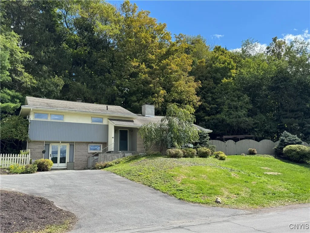 10 East Lake Road, Hamilton, New York 13346, Hamilton, New York 13346, 4 Bedrooms Bedrooms, 8 Rooms Rooms,2 BathroomsBathrooms,Residential,For Sale,10 East Lake Road, Hamilton, New York 13346,0,S1633312