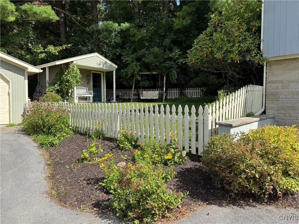 10 East Lake Road, Hamilton, New York 13346, Hamilton, New York 13346, 4 Bedrooms Bedrooms, 8 Rooms Rooms,2 BathroomsBathrooms,Residential,For Sale,10 East Lake Road, Hamilton, New York 13346,0,S1633312
