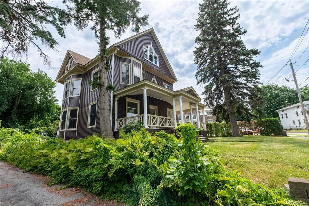 21 Park Street, Malone, New York 12953, Malone, New York 12953, 4 Bedrooms Bedrooms, 9 Rooms Rooms,1 BathroomBathrooms,Residential,Closed,21 Park Street, Malone, New York 12953,0,R1634913