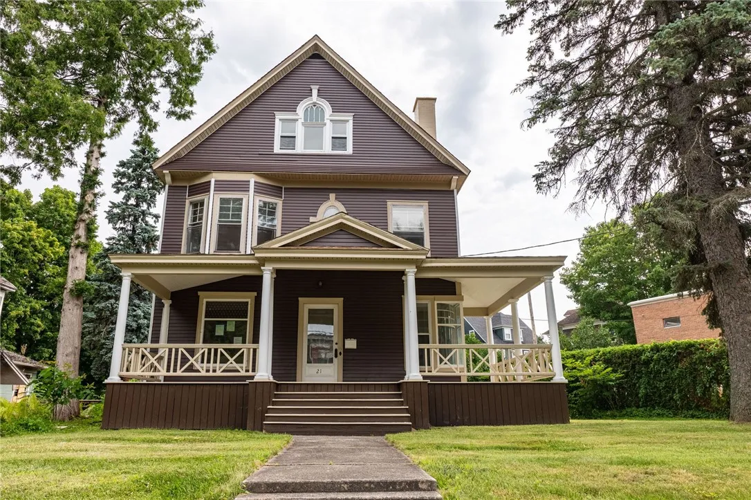 21 Park Street, Malone, New York 12953, Malone, New York 12953, 4 Bedrooms Bedrooms, 9 Rooms Rooms,1 BathroomBathrooms,Residential,Closed,21 Park Street, Malone, New York 12953,0,R1634913