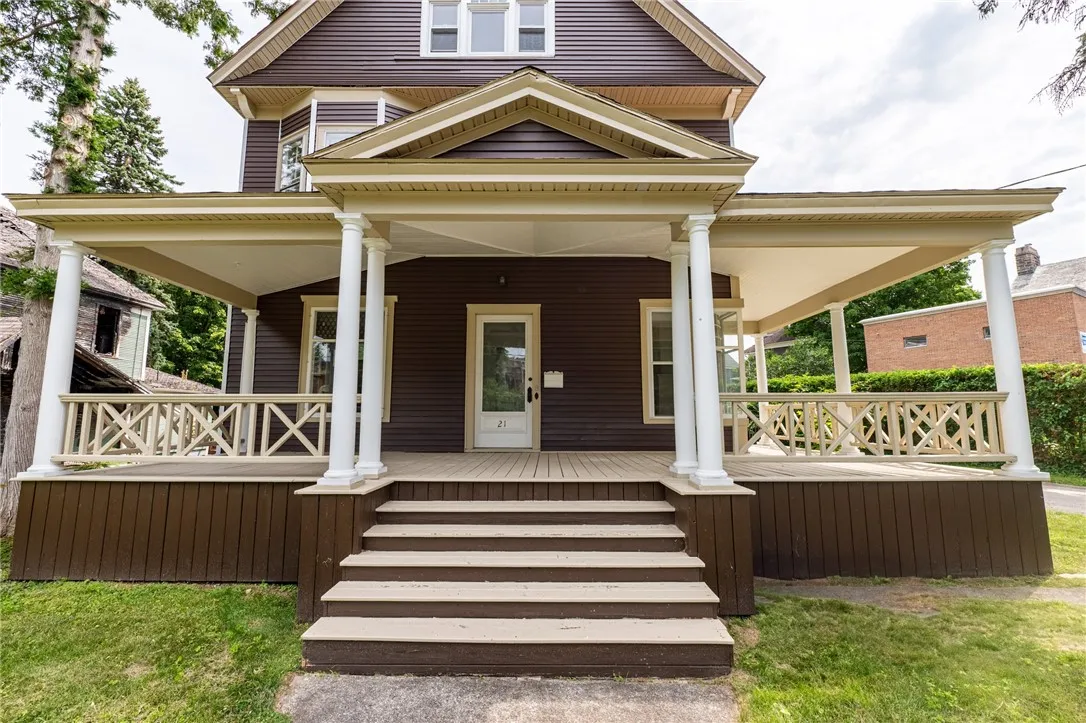 21 Park Street, Malone, New York 12953, Malone, New York 12953, 4 Bedrooms Bedrooms, 9 Rooms Rooms,1 BathroomBathrooms,Residential,Closed,21 Park Street, Malone, New York 12953,0,R1634913