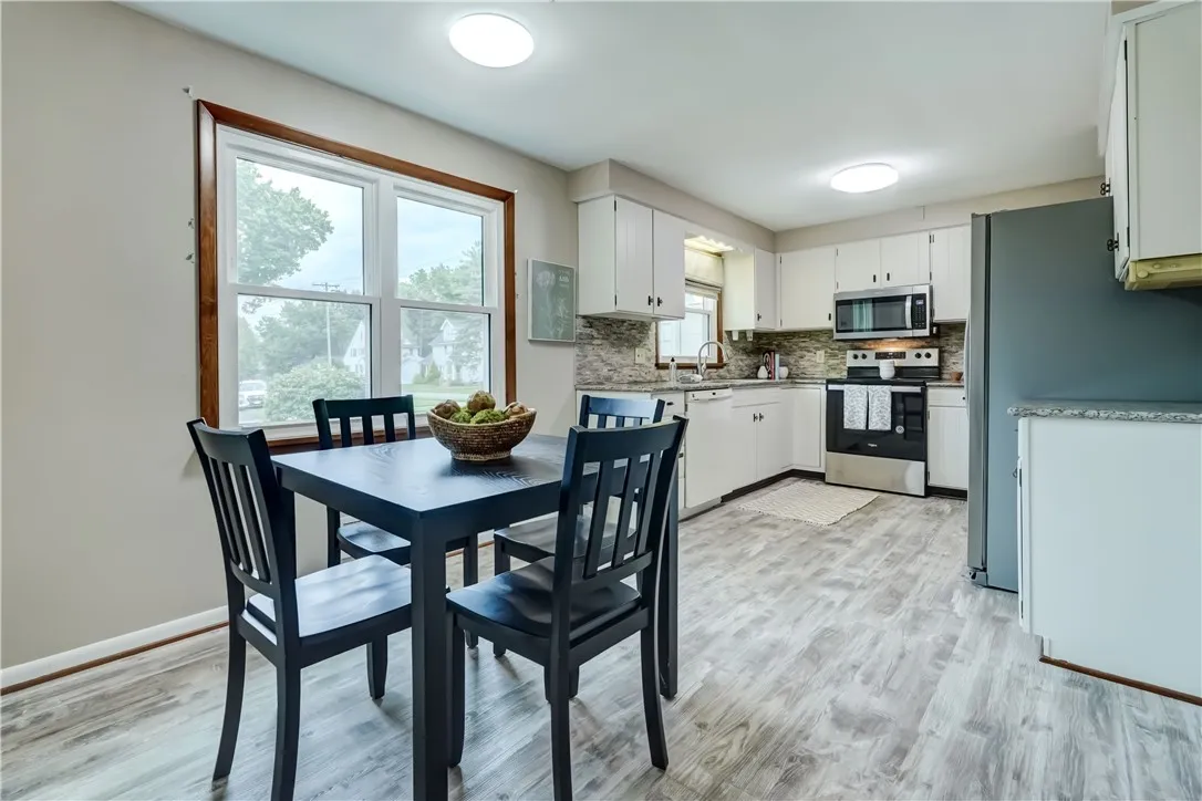 41 Ridge Castle Drive, Irondequoit, New York 14622, Irondequoit, New York 14622, 3 Bedrooms Bedrooms, 6 Rooms Rooms,1 BathroomBathrooms,Residential,For Sale,41 Ridge Castle Drive, Irondequoit, New York 14622,0,R1630134
