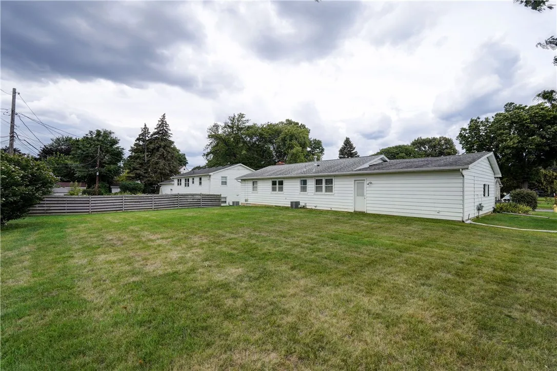 41 Ridge Castle Drive, Irondequoit, New York 14622, Irondequoit, New York 14622, 3 Bedrooms Bedrooms, 6 Rooms Rooms,1 BathroomBathrooms,Residential,For Sale,41 Ridge Castle Drive, Irondequoit, New York 14622,0,R1630134