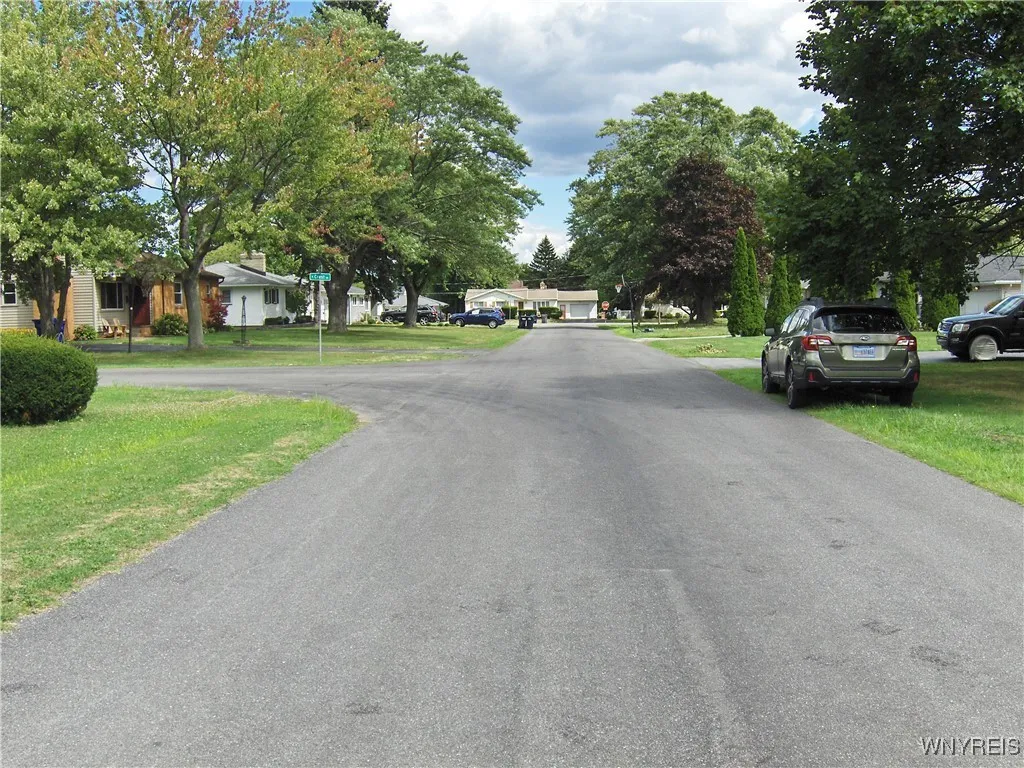 9 West Crest Drive, Gates, New York 14606, Gates, New York 14606, 3 Bedrooms Bedrooms, 6 Rooms Rooms,1 BathroomBathrooms,Residential,Closed,9 West Crest Drive, Gates, New York 14606,0,B1634885