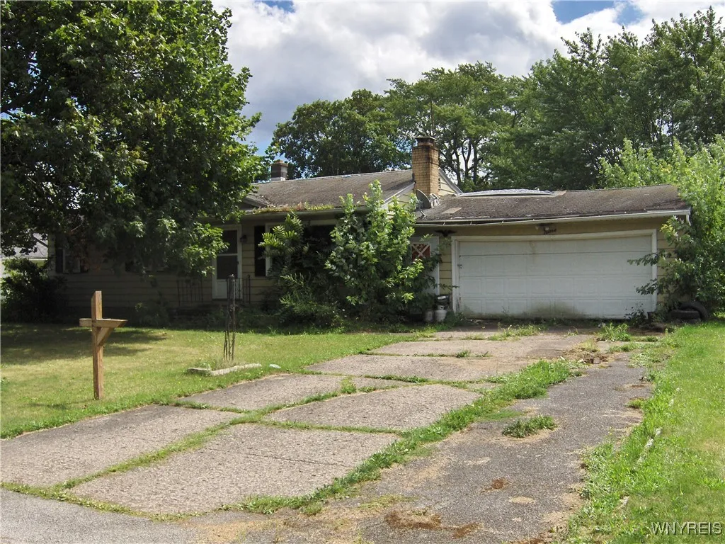 9 West Crest Drive, Gates, New York 14606, Gates, New York 14606, 3 Bedrooms Bedrooms, 6 Rooms Rooms,1 BathroomBathrooms,Residential,Closed,9 West Crest Drive, Gates, New York 14606,0,B1634885