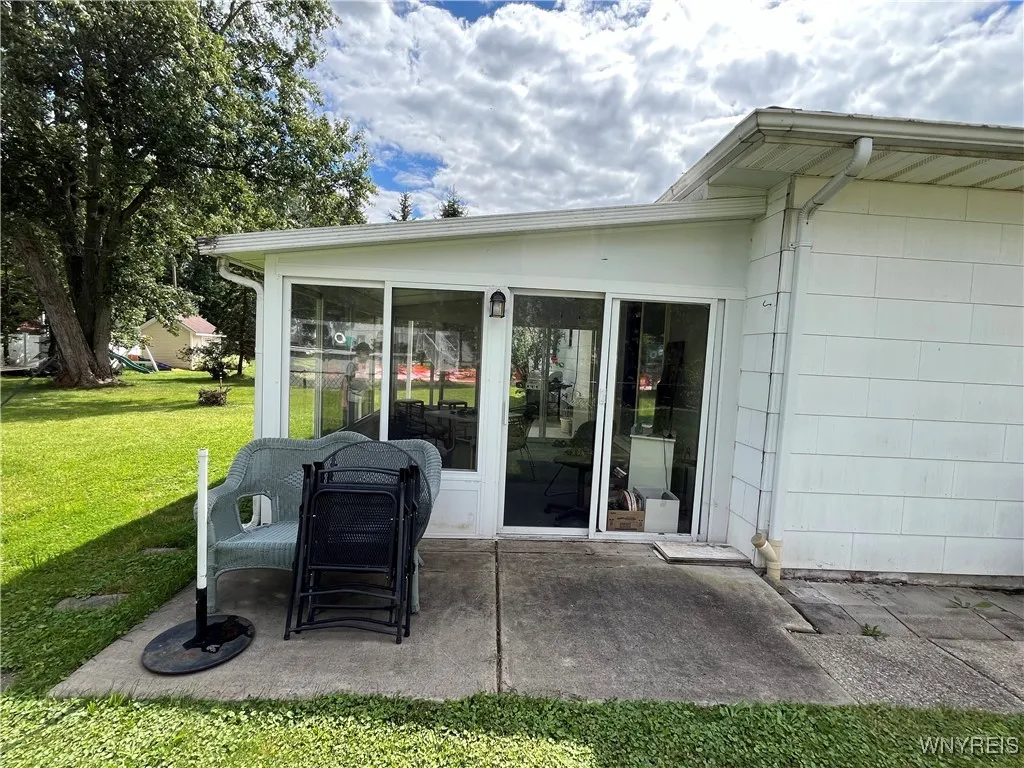 15 Creekview Drive, West Seneca, New York 14224, West Seneca, New York 14224, 3 Bedrooms Bedrooms, 7 Rooms Rooms,2 BathroomsBathrooms,Residential,For Sale,15 Creekview Drive, West Seneca, New York 14224,0,B1634714