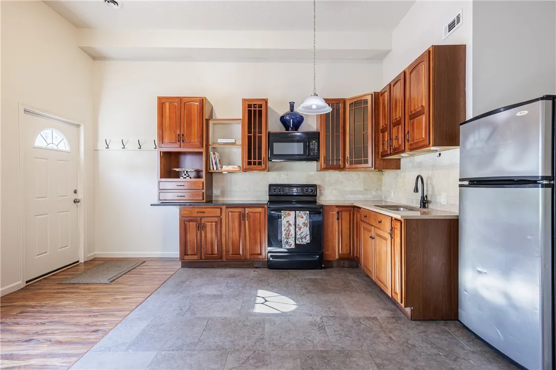 1720 Portland Avenue, Irondequoit, New York 14617, Irondequoit, New York 14617, 6 Bedrooms Bedrooms, ,2 BathroomsBathrooms,Residential,Closed,1720 Portland Avenue, Irondequoit, New York 14617,0,R1634046
