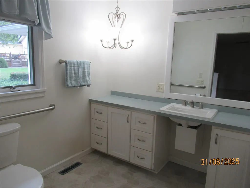 Main bathroom