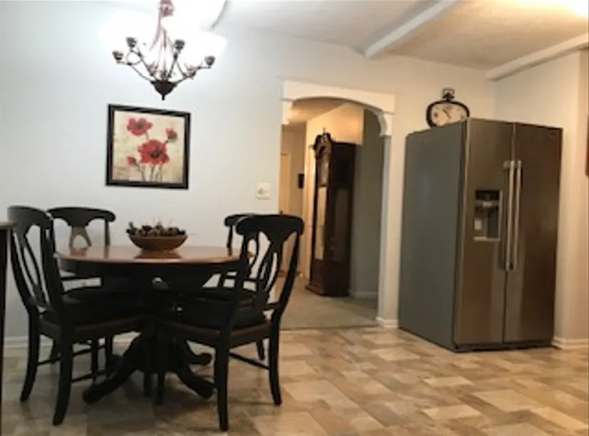 Eat-in area kitchen
