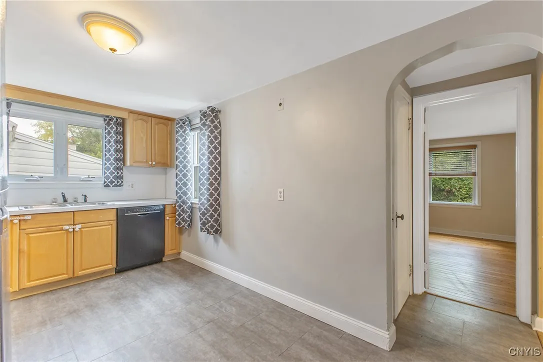 218 North Avenue, Syracuse, New York 13206, Syracuse, New York 13206, 3 Bedrooms Bedrooms, 9 Rooms Rooms,1 BathroomBathrooms,Residential,Closed,218 North Avenue, Syracuse, New York 13206,0,S1634756